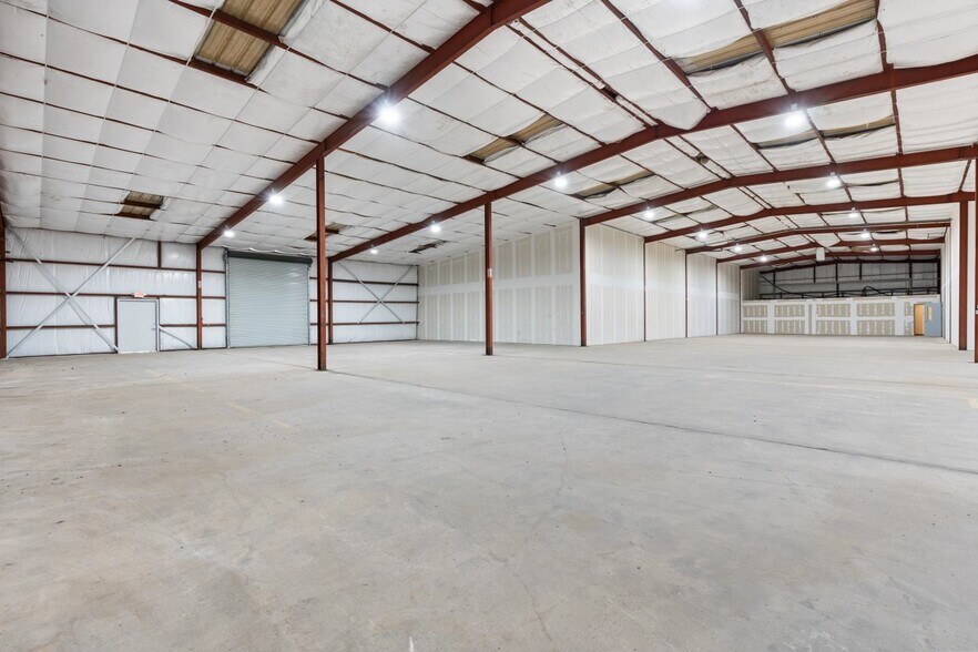 More Photos Of 403 Kraft St, San Antonio Manufacturing For Lease