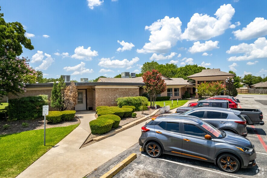 More Photos Of 2229 N Carroll Blvd, Denton Skilled Nursing Facility For Sale