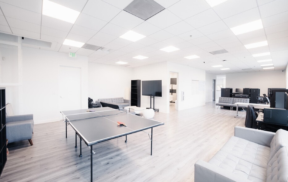 More Photos Of 1173 Warner Ave, Tustin Manufacturing For Sale