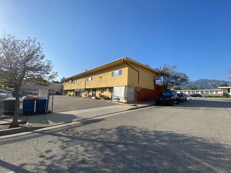 More Photos Of 2652-2662 Honolulu Ave, Montrose Freestanding For Lease
