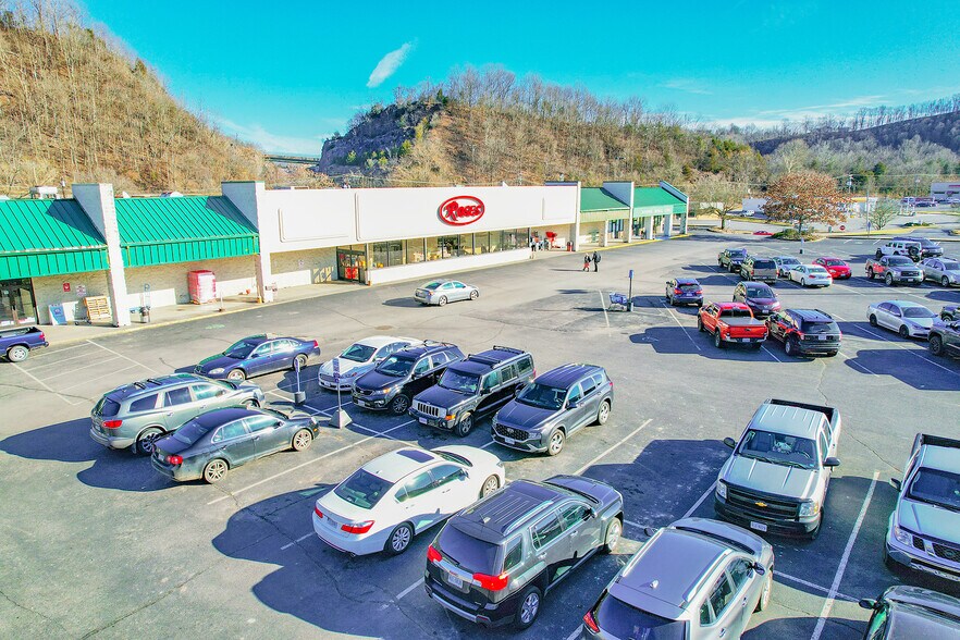 More Photos Of 16427 Wise St, Saint Paul Storefront Retail Office For Lease