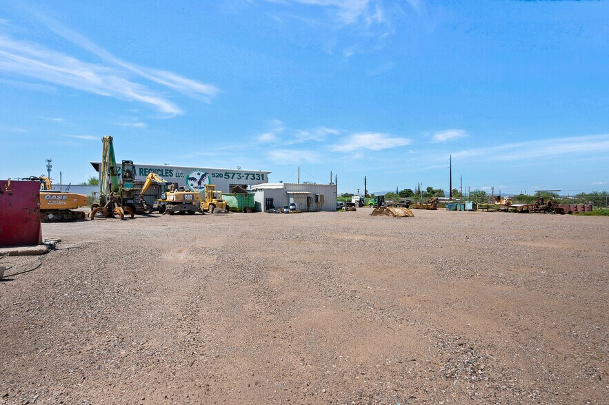 More Photos Of 8920 S Eisenhower Rd, Tucson Contractor Storage Yard For Sale