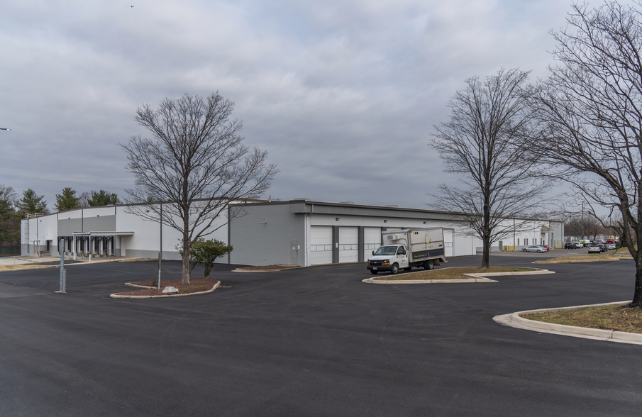 Primary Photo Of 4501 Auth Pl, Marlow Heights Warehouse For Lease