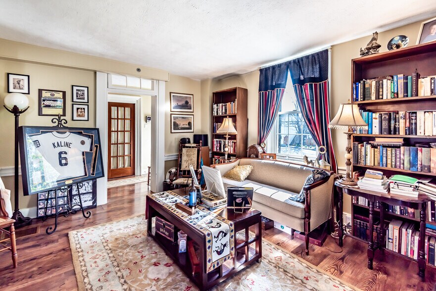More Photos Of 129 N Main St, Waynesville Specialty For Sale