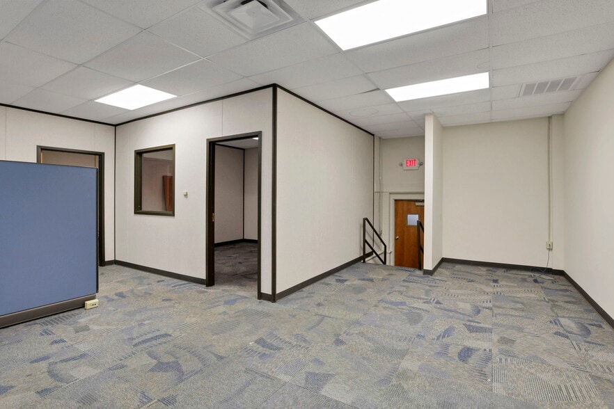 More Photos Of 300 E Auburn Ave, Springfield Office For Sale