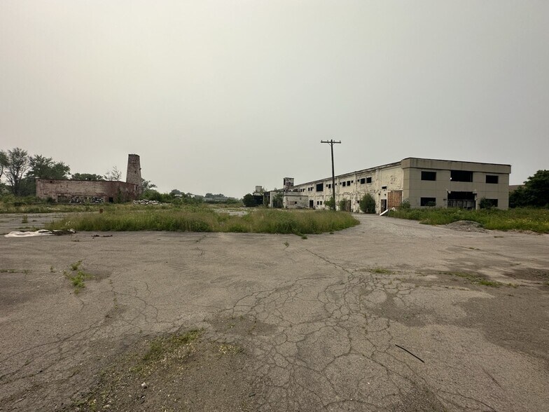 More Photos Of 1740 Military Rd, Tonawanda Manufacturing For Sale