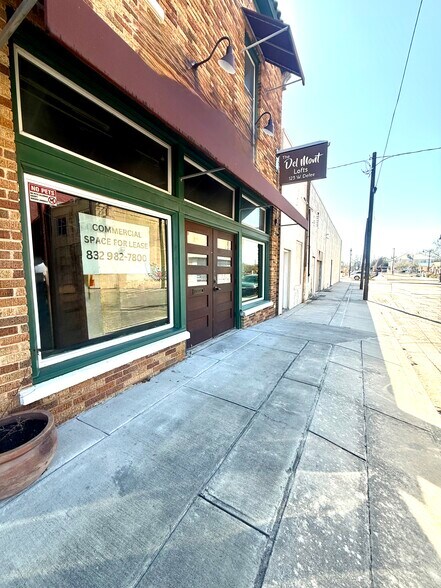 More Photos Of 123 W Defee Ave, Baytown Apartments For Lease