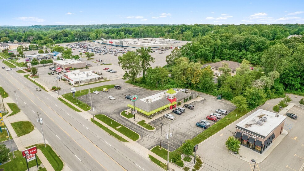 More Photos Of 2521 Alpine Ave, Grand Rapids General Retail For Sale