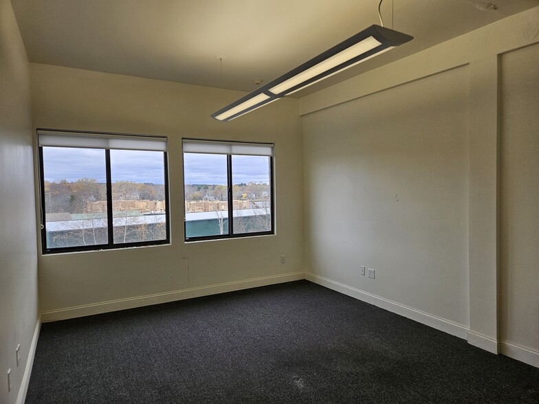 More Photos Of 501 Islington St, Portsmouth Office For Lease