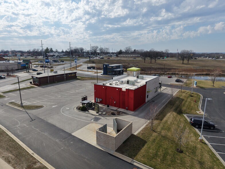 More Photos Of 335 E Russell Ave, Warrensburg Fast Food For Sale