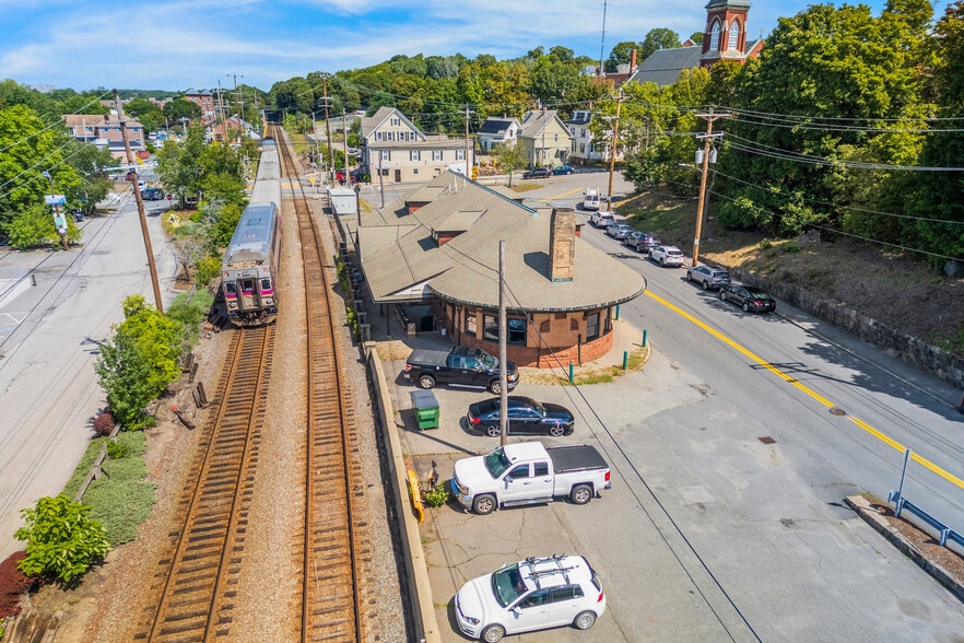 More Photos Of 100 School St, Andover Flex For Sale