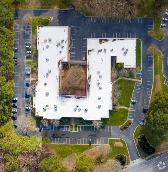 More Photos Of 3025 Breckinridge Blvd, Duluth Unknown For Lease