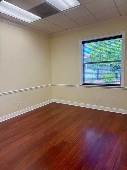 More Photos Of 2523-2525 Seven Springs Blvd, New Port Richey Medical For Lease