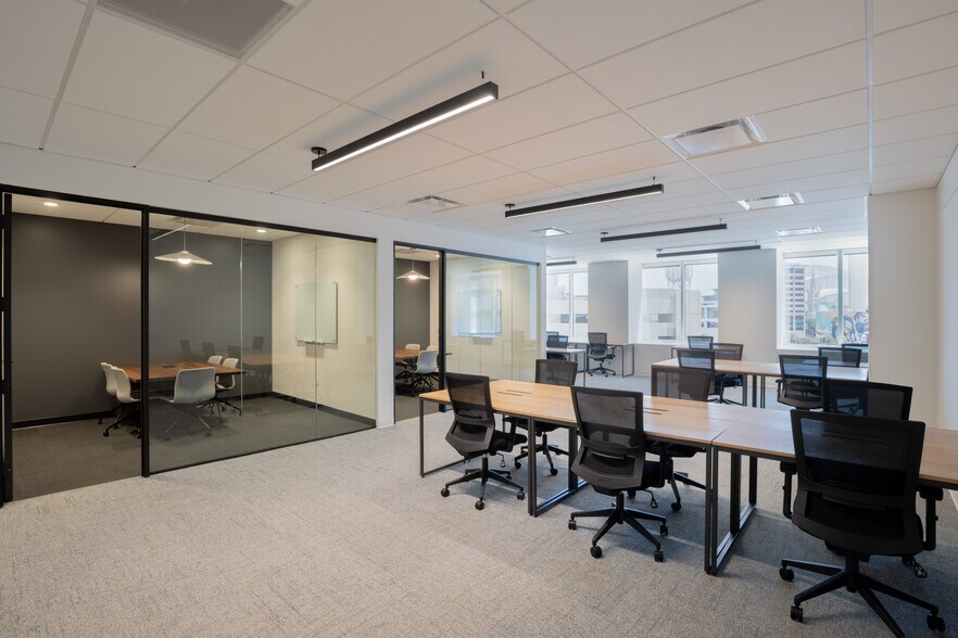 More Photos Of 1301 McKinney St, Houston Coworking Space