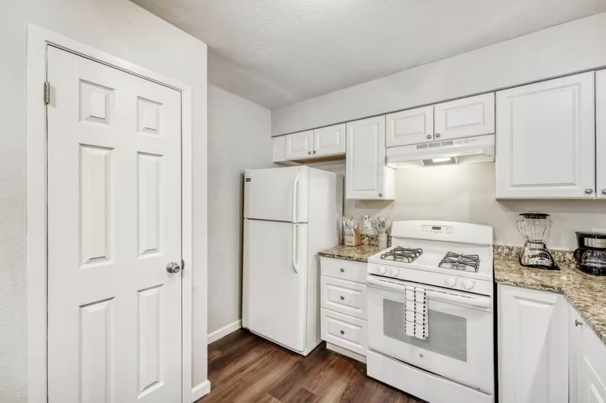 More Photos Of 4903 Merritt Cir, Austin Multifamily For Sale