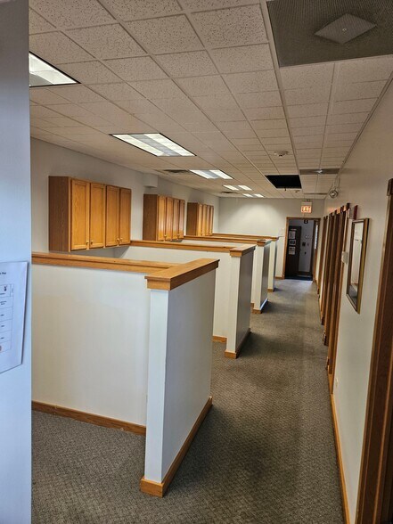 More Photos Of 6400 W College Dr, Palos Heights Medical For Lease