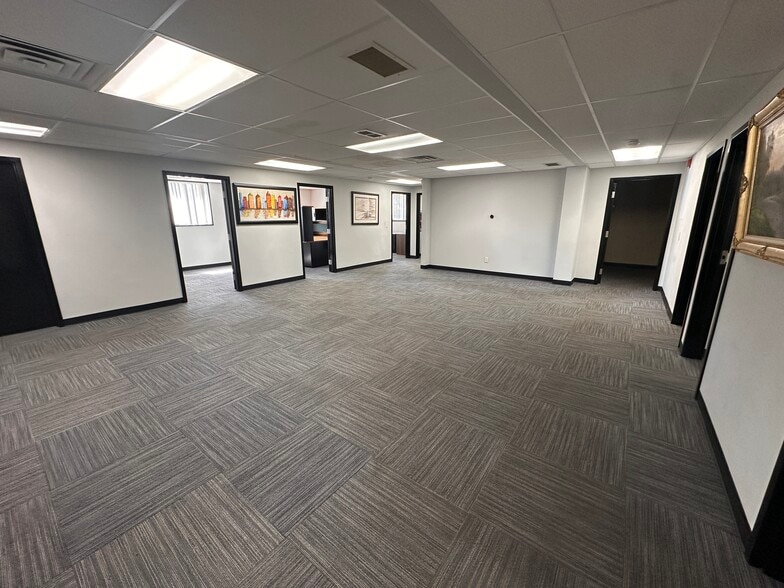 More Photos Of 5171 Plainfield Ave NE, Grand Rapids Medical For Lease