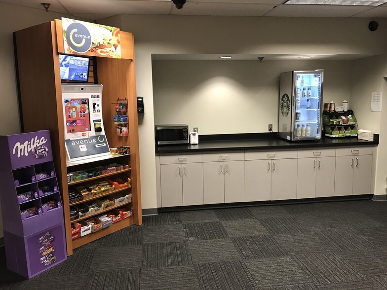 More Photos Of 520 W Summit Hill Dr, Knoxville Office For Lease