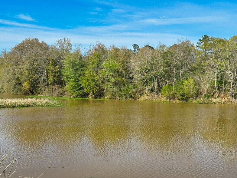 More Photos Of 1010 N Eufaula Ave, Eufaula Hotel For Sale