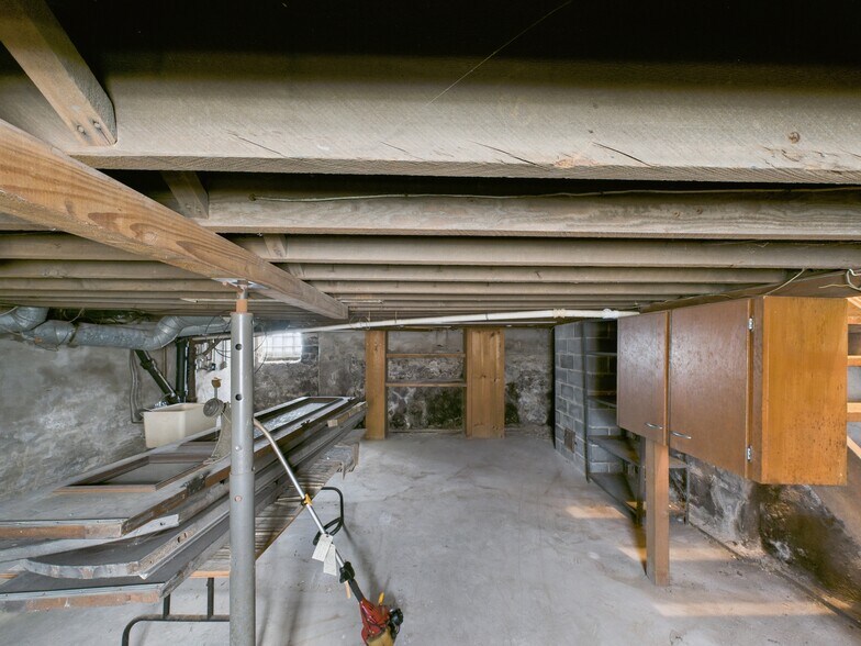 More Photos Of 40 E Genesee St, Auburn Storefront Retail Residential For Lease