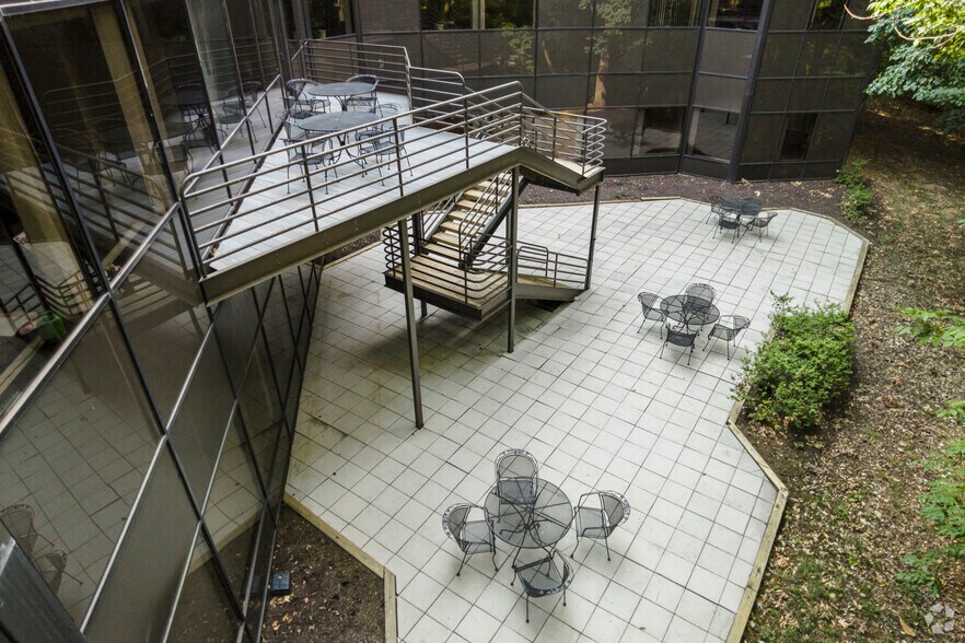 More Photos Of 6800 Versar Ctr, Springfield Office For Sale