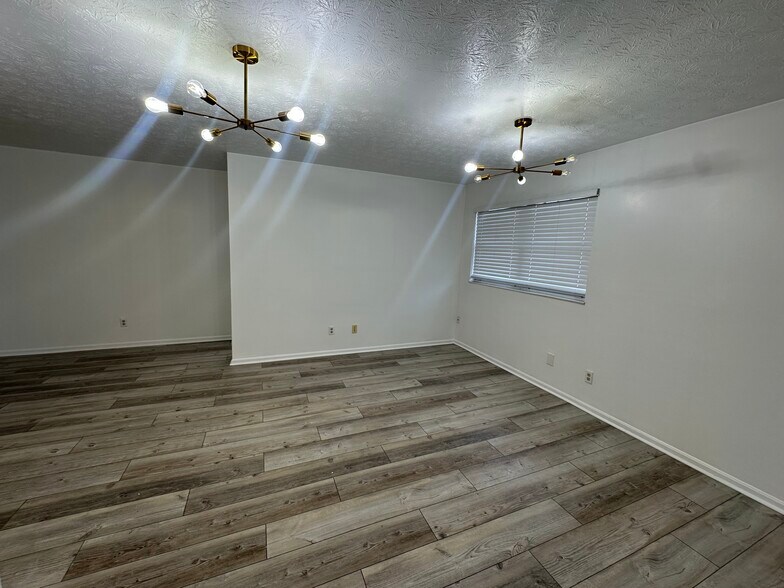 More Photos Of 5598 Glenway Ave, Cincinnati Office For Lease