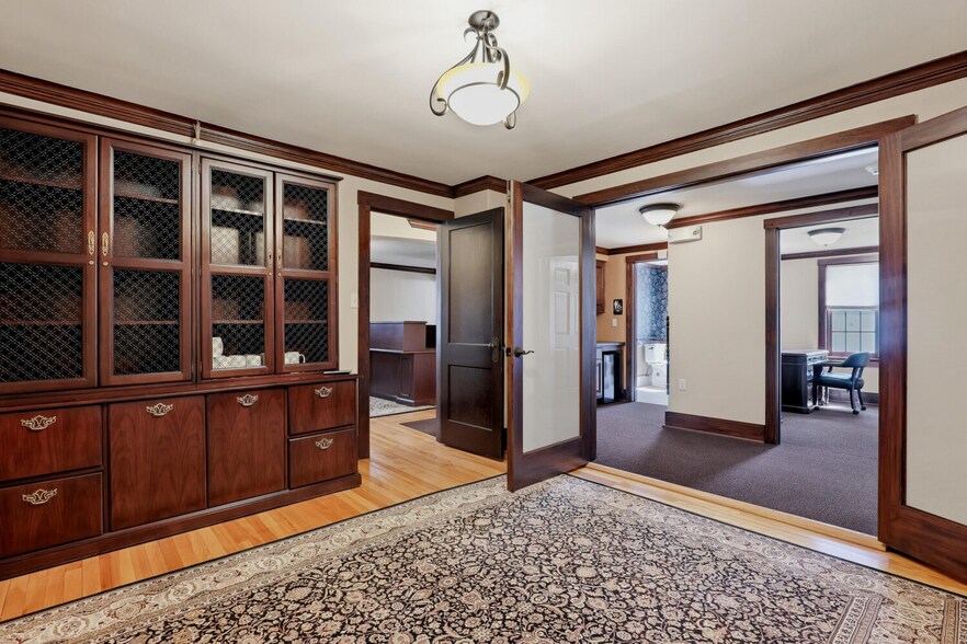 More Photos Of 517 Monroe St, Sheboygan Falls Office For Sale