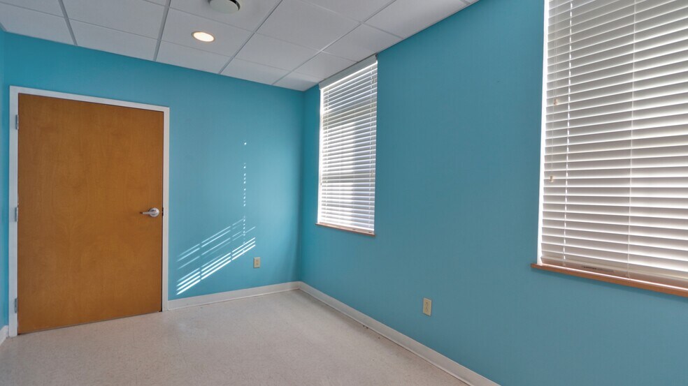 More Photos Of 399 Grant Ave, Auburn Medical For Sale