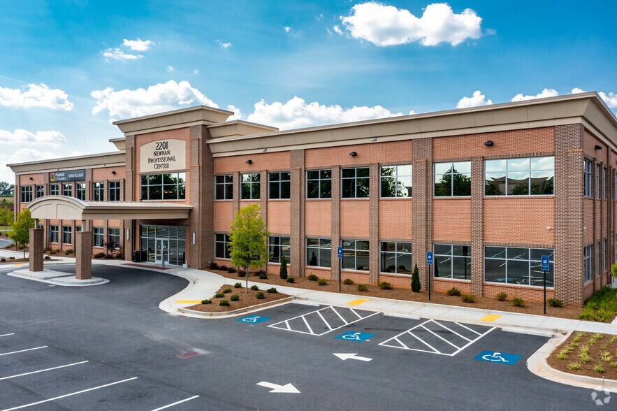 More Photos Of 2201 Newnan Crossing Blvd, Newnan Medical For Lease