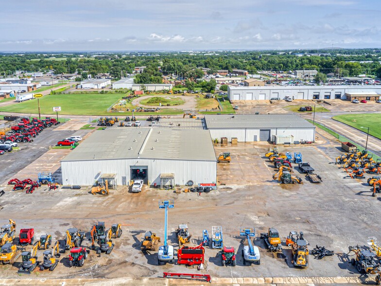 More Photos Of 12210 E 1st St, Tulsa Service For Lease