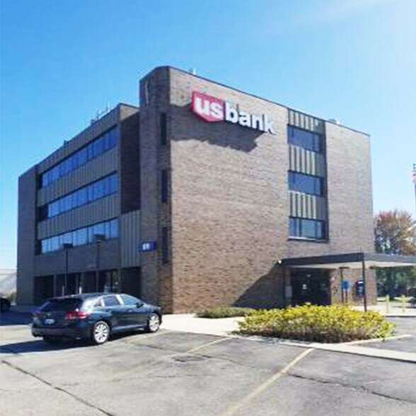 Primary Photo Of 10035 W Grand Ave, Franklin Park Medical For Lease