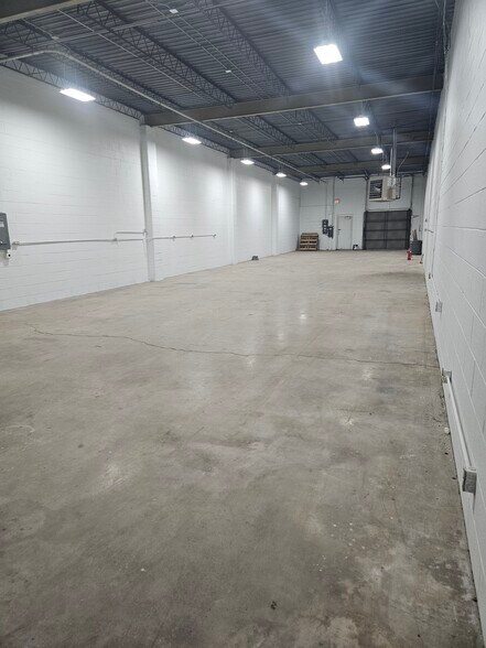 More Photos Of 705-729 N Virginia Ave, Oklahoma City Warehouse For Lease