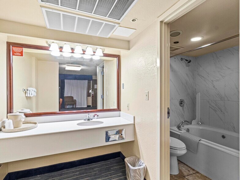 More Photos Of 850 S Bluff St, Saint George Hotel For Sale