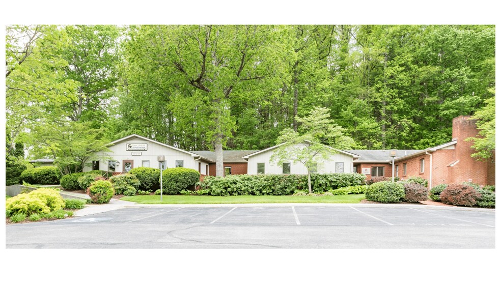 More Photos Of 2206 S Main St, Blacksburg Office For Lease