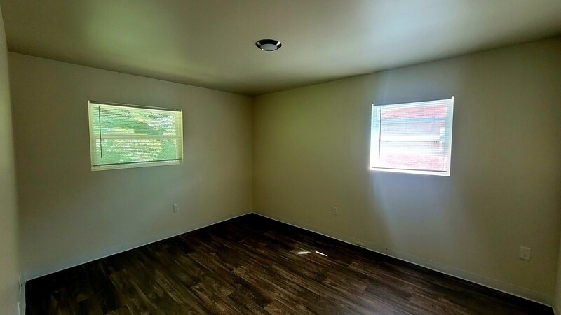 More Photos Of 1121 Stainback St, Petersburg Apartments For Sale