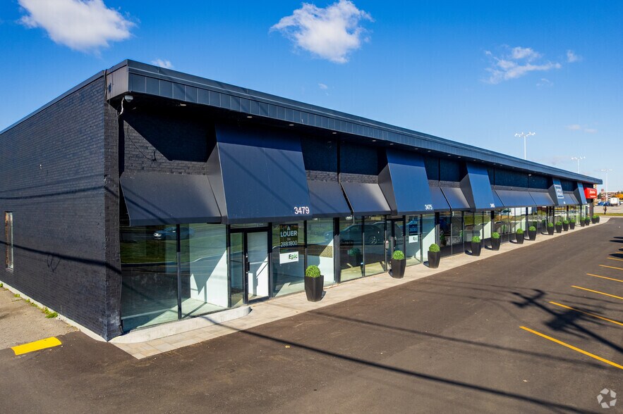 Primary Photo Of 3405-3479 Boul de la Côte-Vertu, Montréal Storefront For Lease