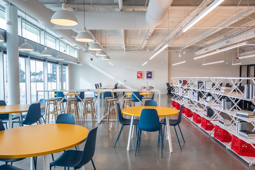 More Photos Of 8305 W Sunset Blvd, West Hollywood Office For Lease