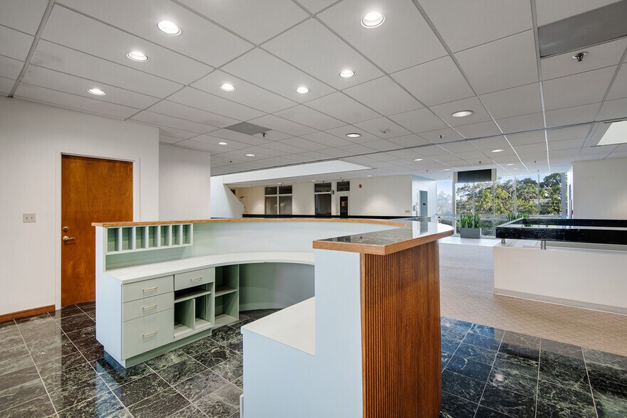 More Photos Of 401 Corbett St, Clearwater Medical For Lease