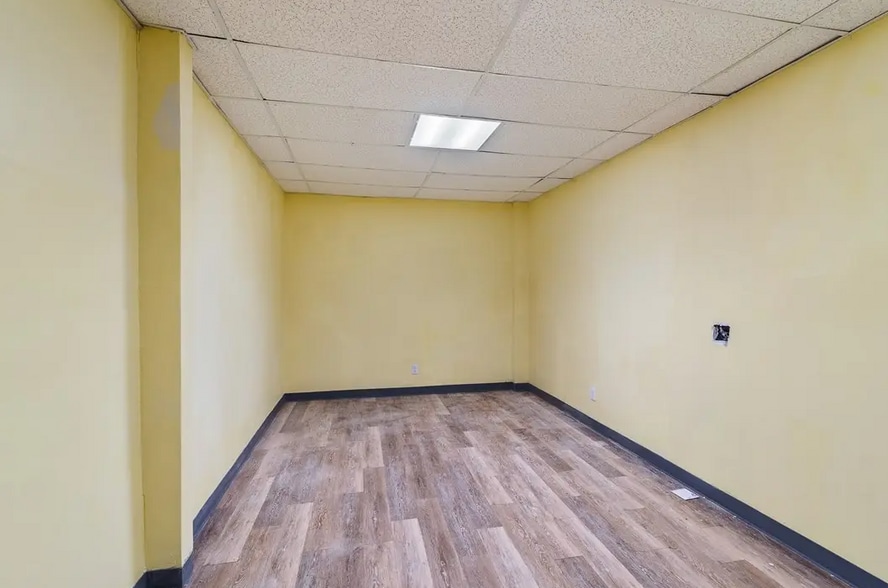 More Photos Of 395 Maple St, Rochester Office For Sale