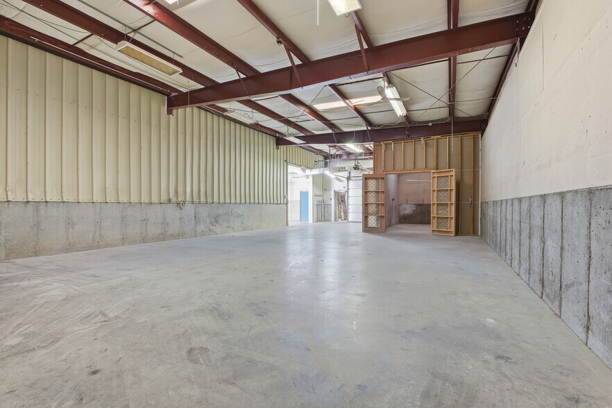 More Photos Of 109 Apremont Way, Westfield Manufacturing For Lease