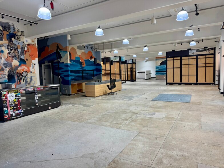 More Photos Of 2615-2619 Main St, Santa Monica Freestanding For Lease