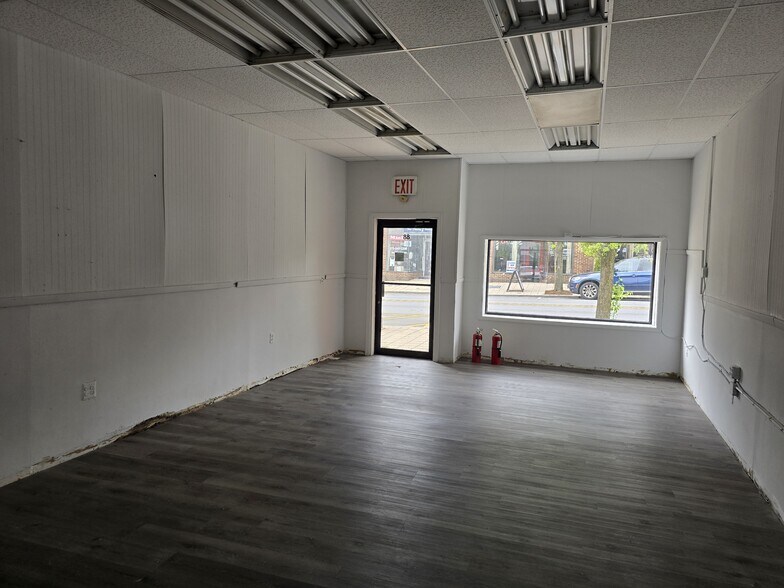 More Photos Of 88 Main St, Madison Freestanding For Sale