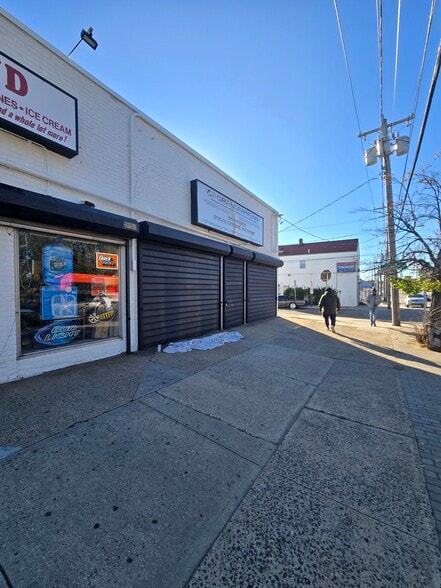 More Photos Of 1155-1157 Hempstead Tpke, Franklin Square General Retail For Lease
