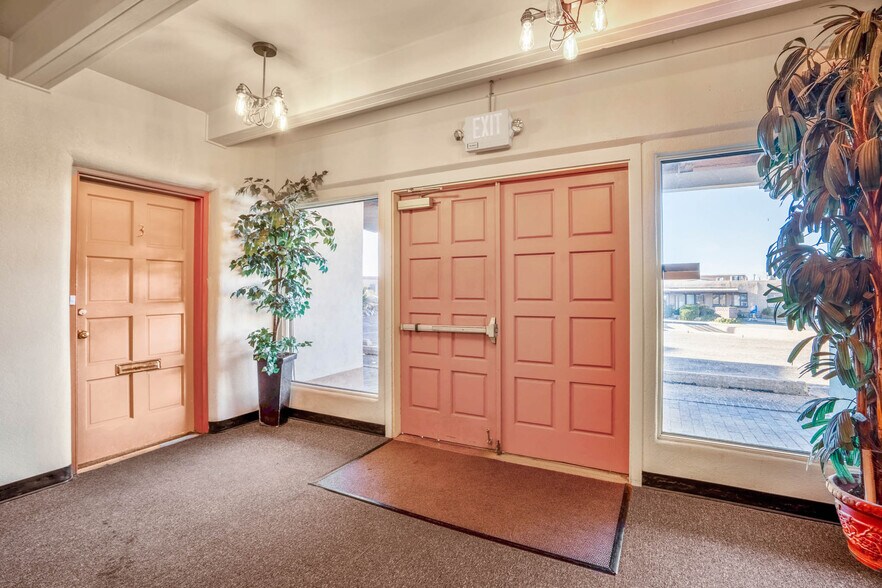 More Photos Of 11 Calle Medico, Santa Fe Medical For Lease