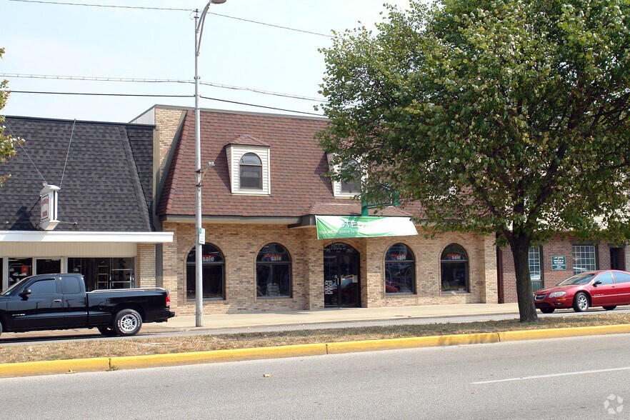 More Photos Of 2225 W Franklin St, Evansville Storefront For Sale