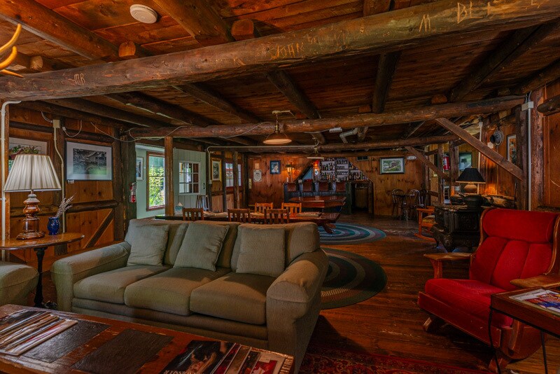 More Photos Of 132 Landgrove Rd, Landgrove Hotel For Sale