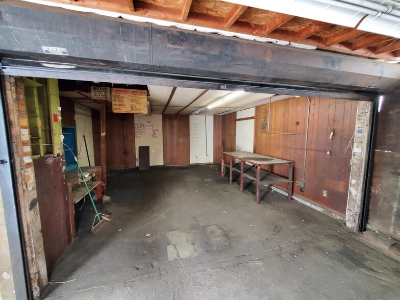 More Photos Of 8858 Flower St, Bellflower Freestanding For Lease