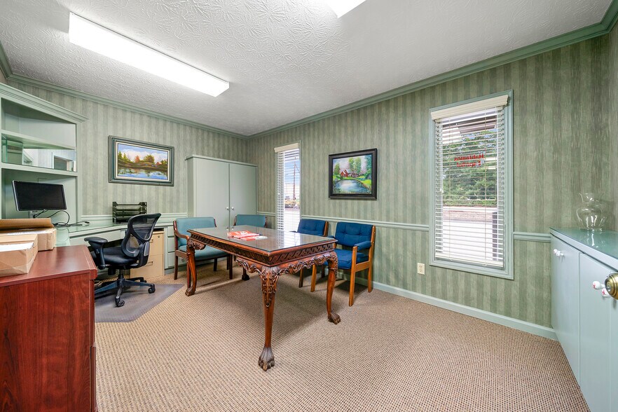More Photos Of 125-145 E Georgia Ave, Fayetteville Freestanding For Sale