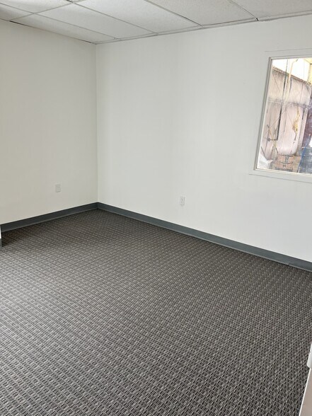 More Photos Of 7715 Venture St, Colorado Springs Warehouse For Lease
