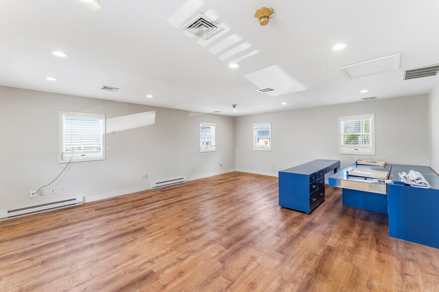 More Photos Of 13 Fort Hill Rd, Groton Storefront Retail Residential For Sale